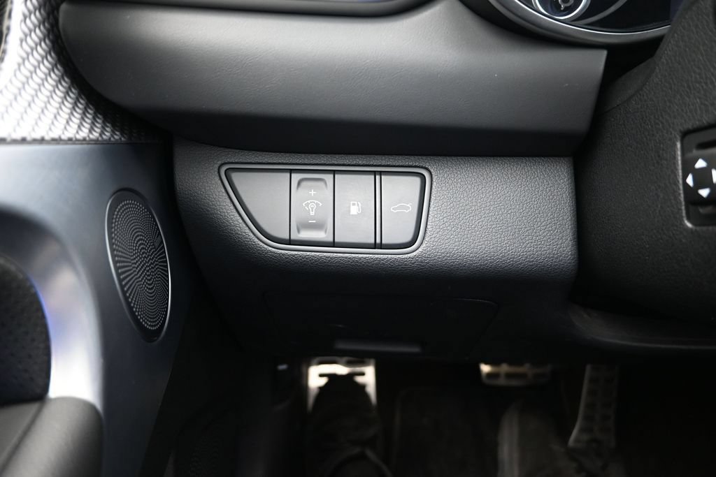 Used 2023 Genesis G70 2.0T w/ Sport Prestige Package AWD/4WD image 18