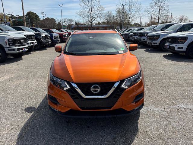 Used 2022 Nissan Rogue Sport SV image 2