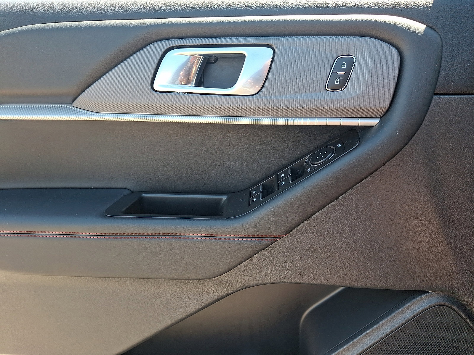 Certified 2025 Ford Explorer ST-Line AWD/4WD image 20