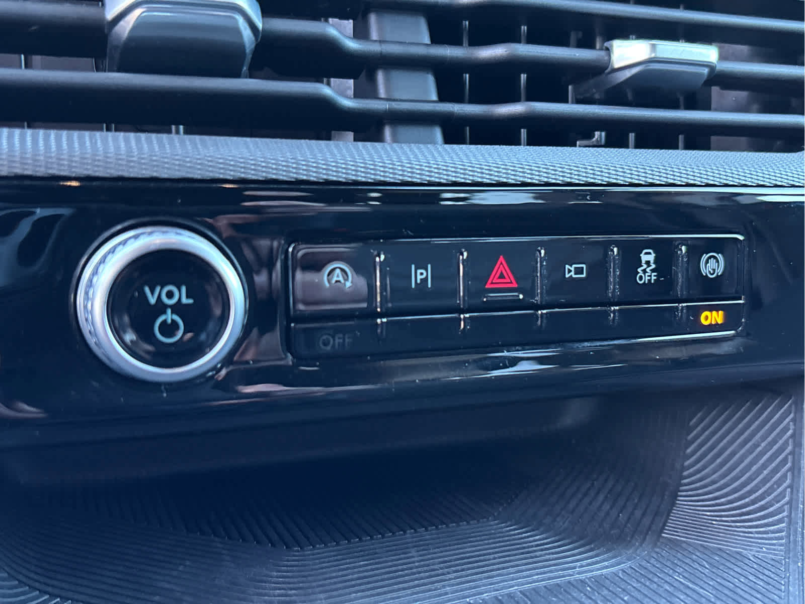 Certified 2025 Ford Explorer ST-Line image 27