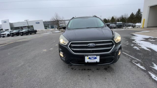 Certified 2017 Ford Escape SE w/ Equipment Group 201A image 3