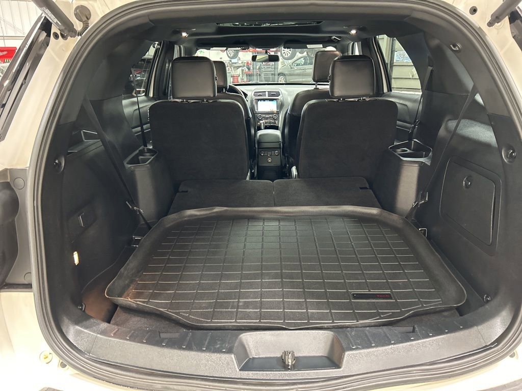 Certified 2018 Ford Explorer XLT w/ Equipment Group 202A image 26