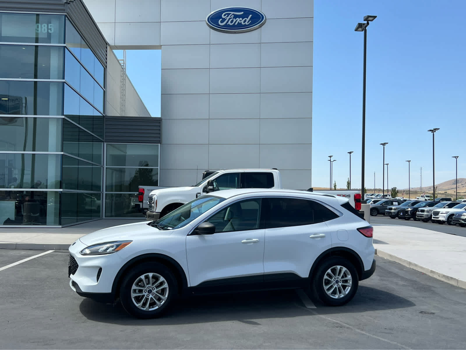 Certified 2022 Ford Escape SE AWD/4WD image 1