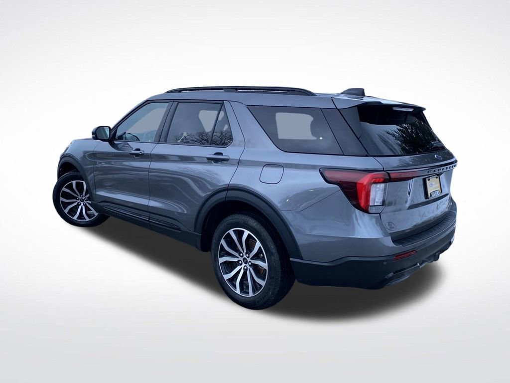 Certified 2025 Ford Explorer ST-Line image 4