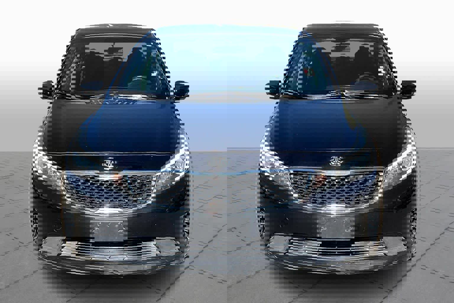 Used 2018 Kia Forte LX w/ LX Popular Package image 3