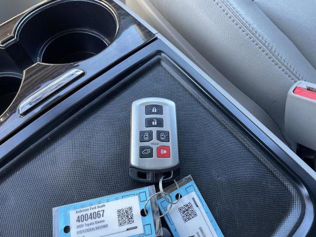 Used 2020 Toyota Sienna XLE image 40