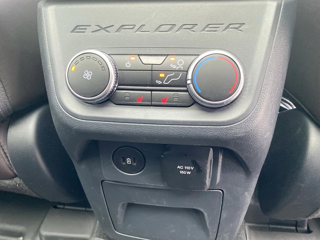 Certified 2025 Ford Explorer Platinum image 45