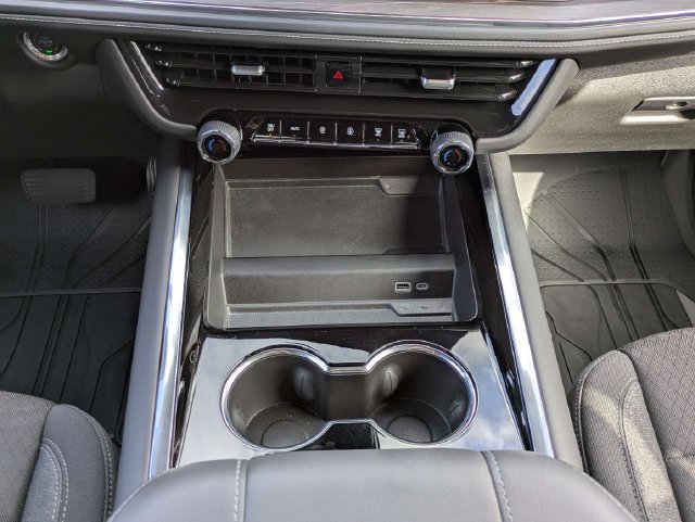 Used 2025 Chevrolet Tahoe LS AWD/4WD image 19