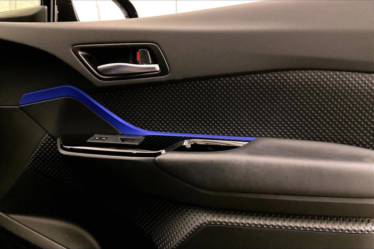 Used 2020 Toyota C-HR XLE image 23