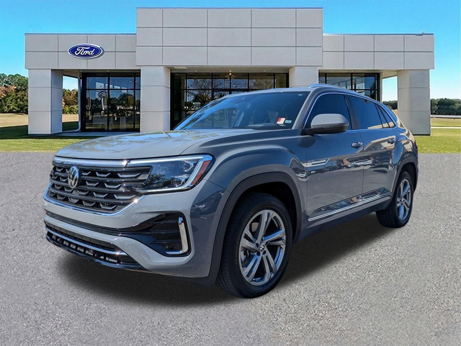 Used 2024 Volkswagen Atlas Cross Sport SEL R-Line AWD/4WD image 4