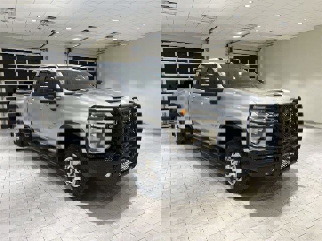 Used 2022 Chevrolet Silverado 3500 LT w/ Convenience Package image 7