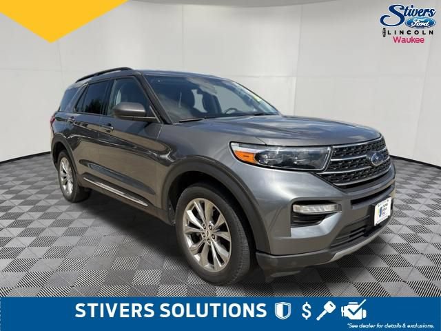 Certified 2023 Ford Explorer XLT w/ Equipment Group 202A AWD/4WD image 3