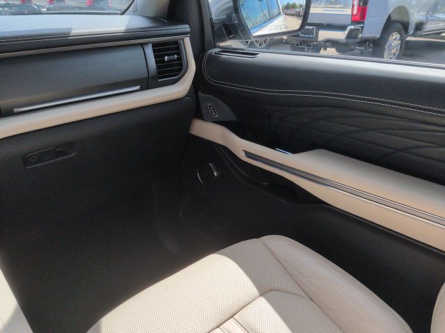 Certified 2024 Ford Expedition Platinum AWD/4WD image 19