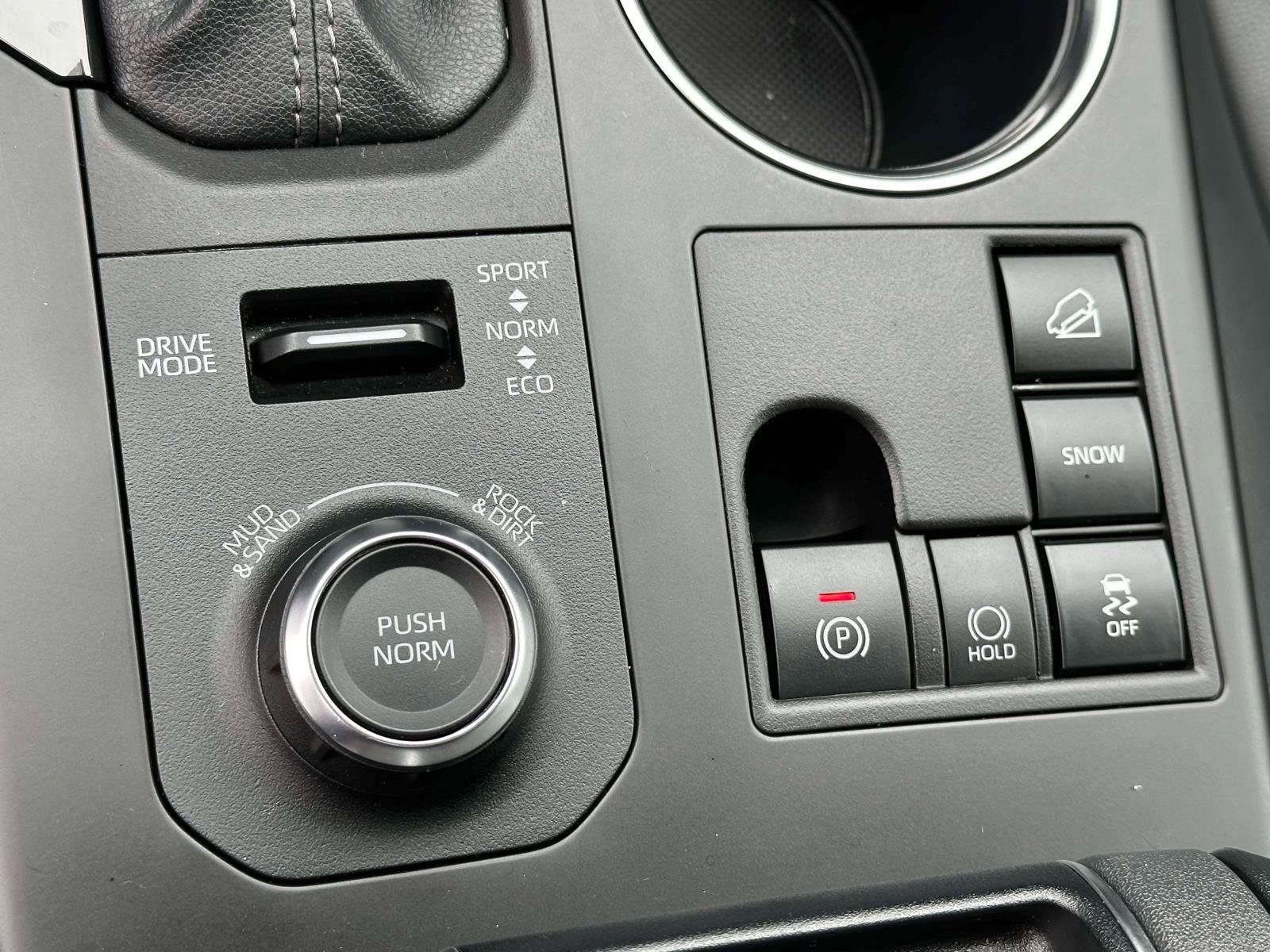 Used 2024 Toyota Highlander XSE image 32