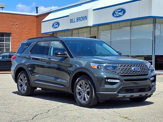 Certified 2024 Ford Explorer XLT w/ Equipment Group 202A AWD/4WD image 1