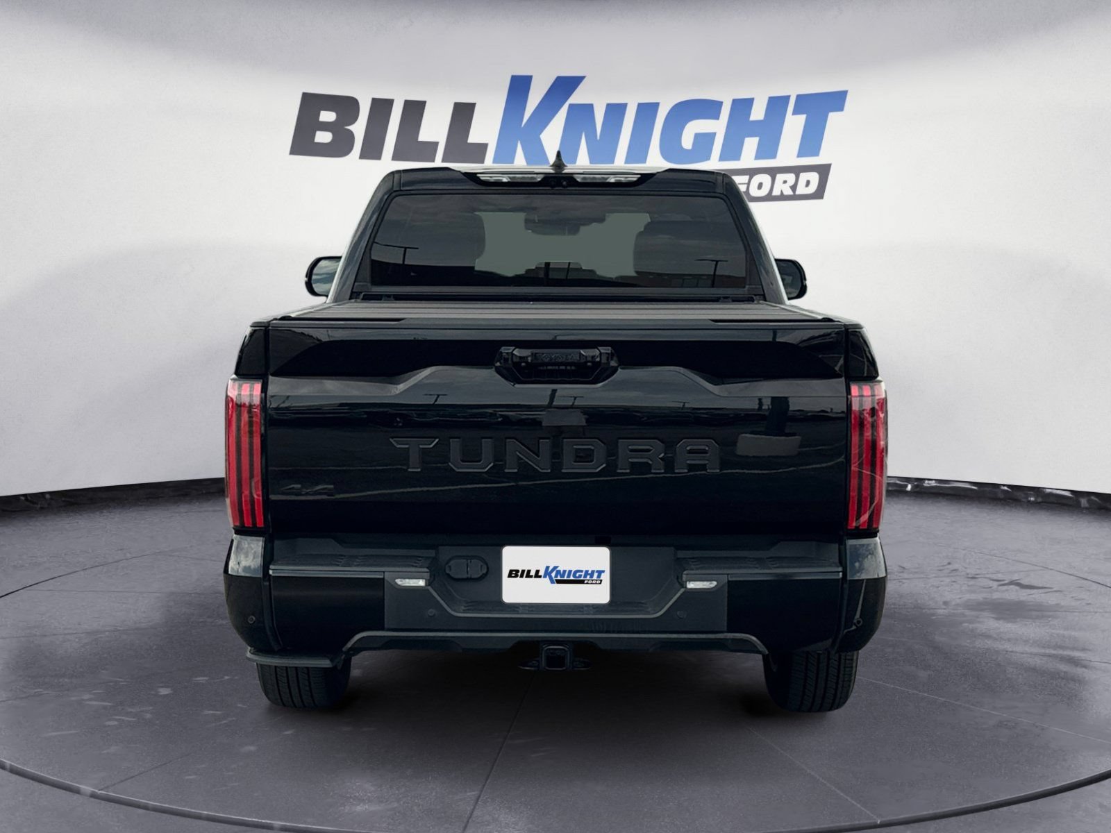 Used 2022 Toyota Tundra Platinum w/ Advanced Package AWD/4WD image 4