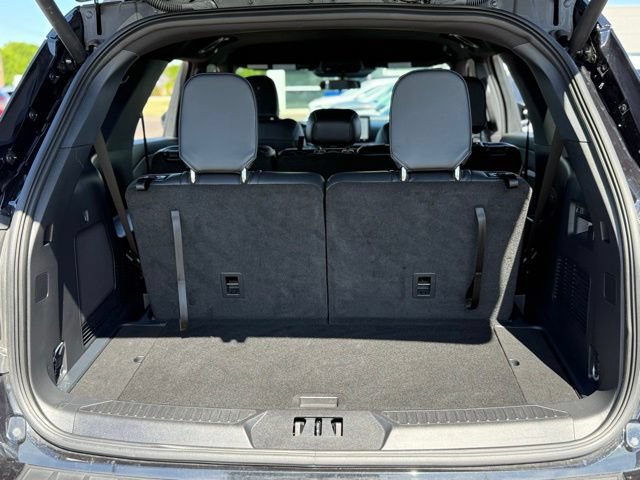 Certified 2025 Ford Explorer ST-Line w/ ST-Line Street Pack AWD/4WD image 24