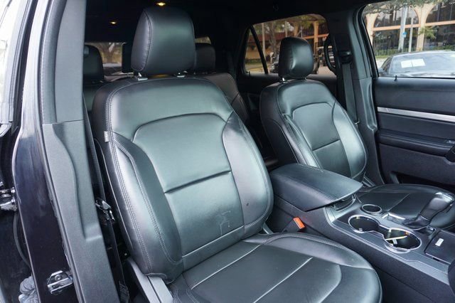 Certified 2019 Ford Explorer XLT w/ Equipment Group 202A image 7