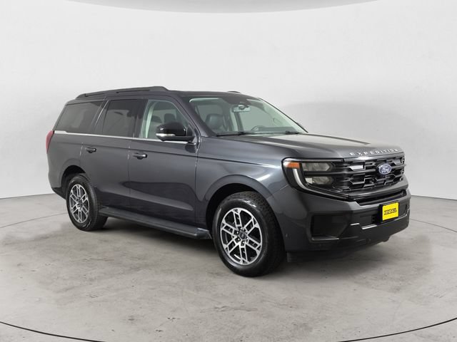 Certified 2025 Ford Expedition Active AWD/4WD image 3