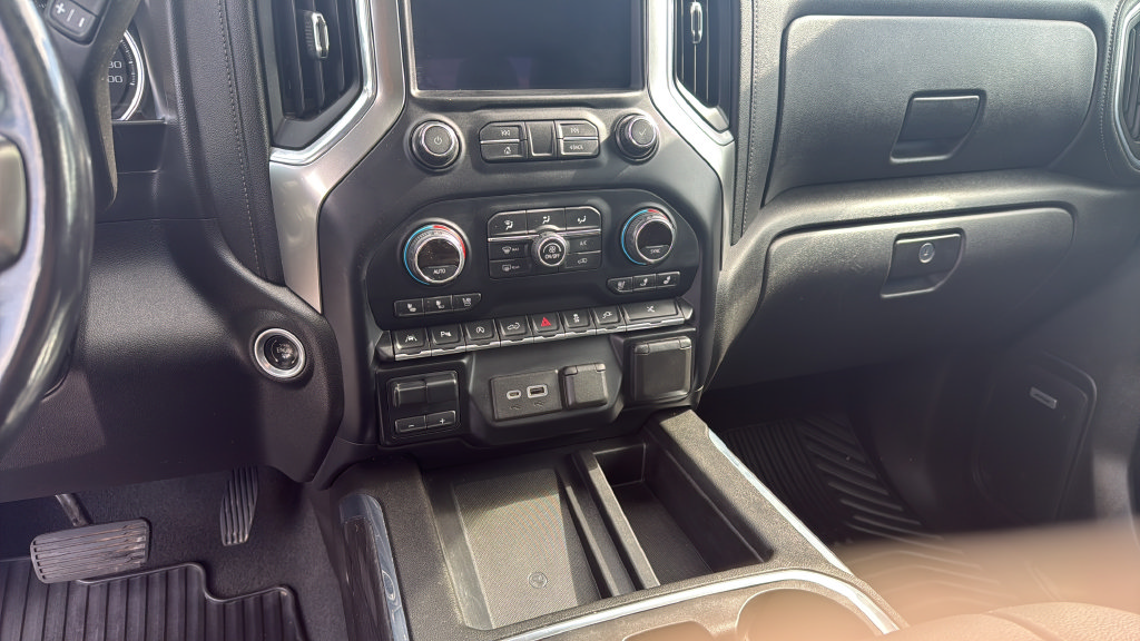 Used 2021 Chevrolet Silverado 1500 LTZ w/ LTZ Premium Package AWD/4WD image 14