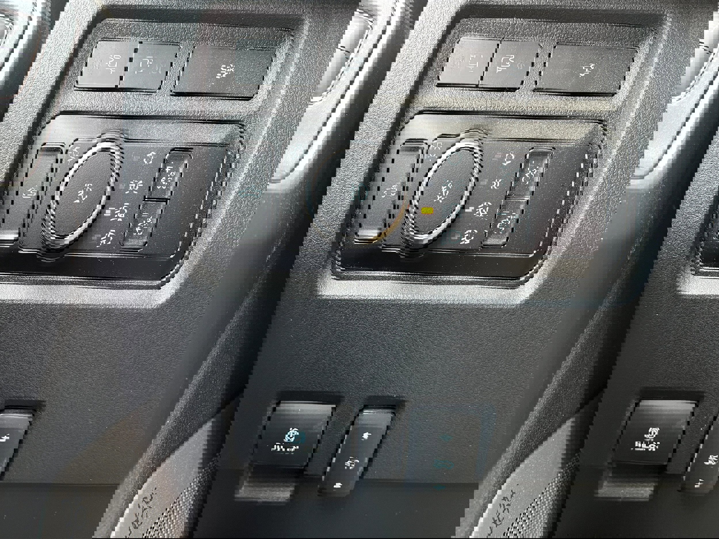 Certified 2023 Ford F250 Lariat w/ Chrome Package image 21