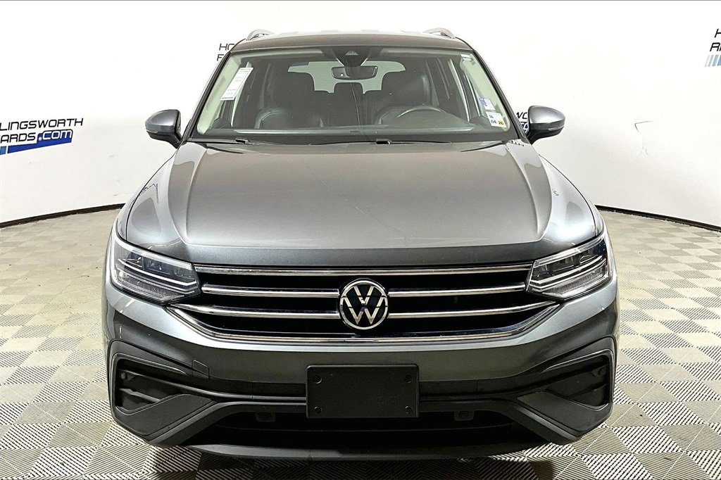 Used 2022 Volkswagen Tiguan SE image 2