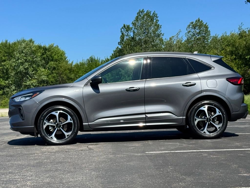 Certified 2023 Ford Escape ST-Line Select w/ Tech Pack #2 AWD/4WD image 8