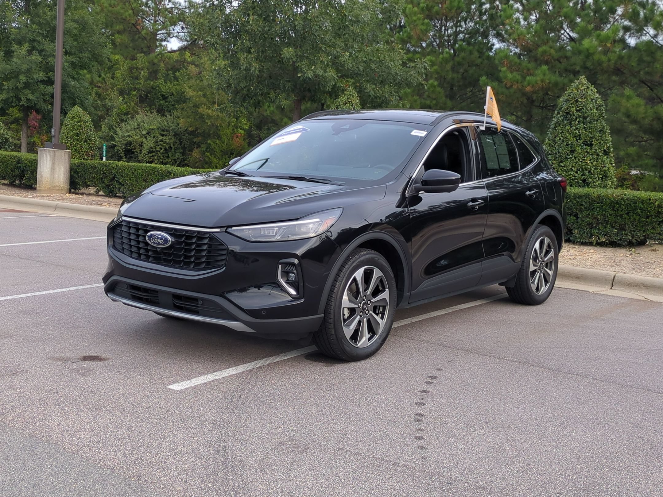 Certified 2023 Ford Escape Platinum AWD/4WD image 8