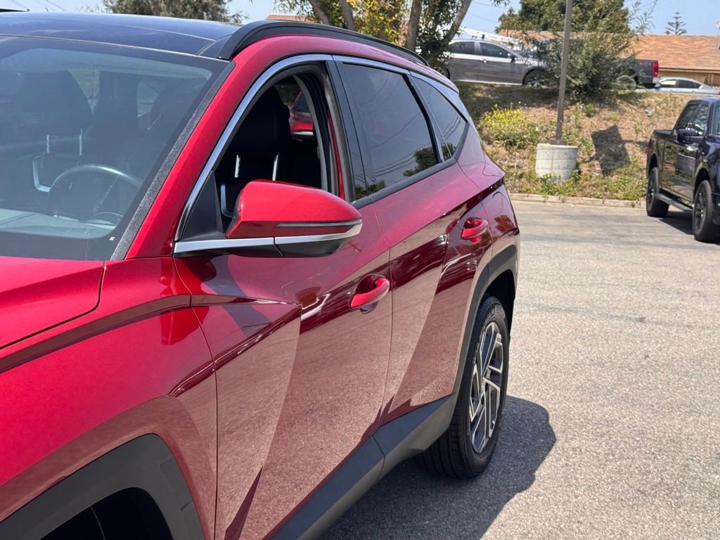 Used 2025 Hyundai Tucson Limited AWD/4WD image 9