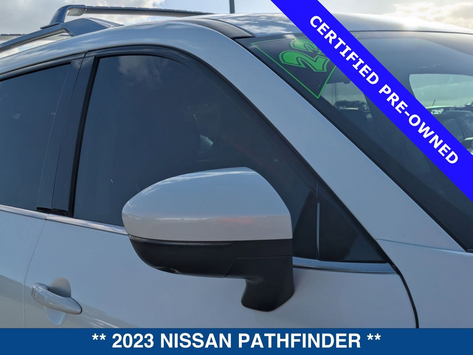 Used 2023 Nissan Pathfinder Platinum image 10