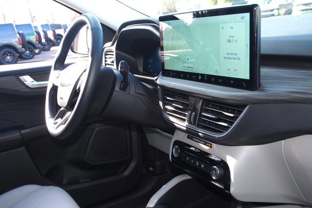 Certified 2025 Ford Escape Platinum w/ Premium Technology Package image 10
