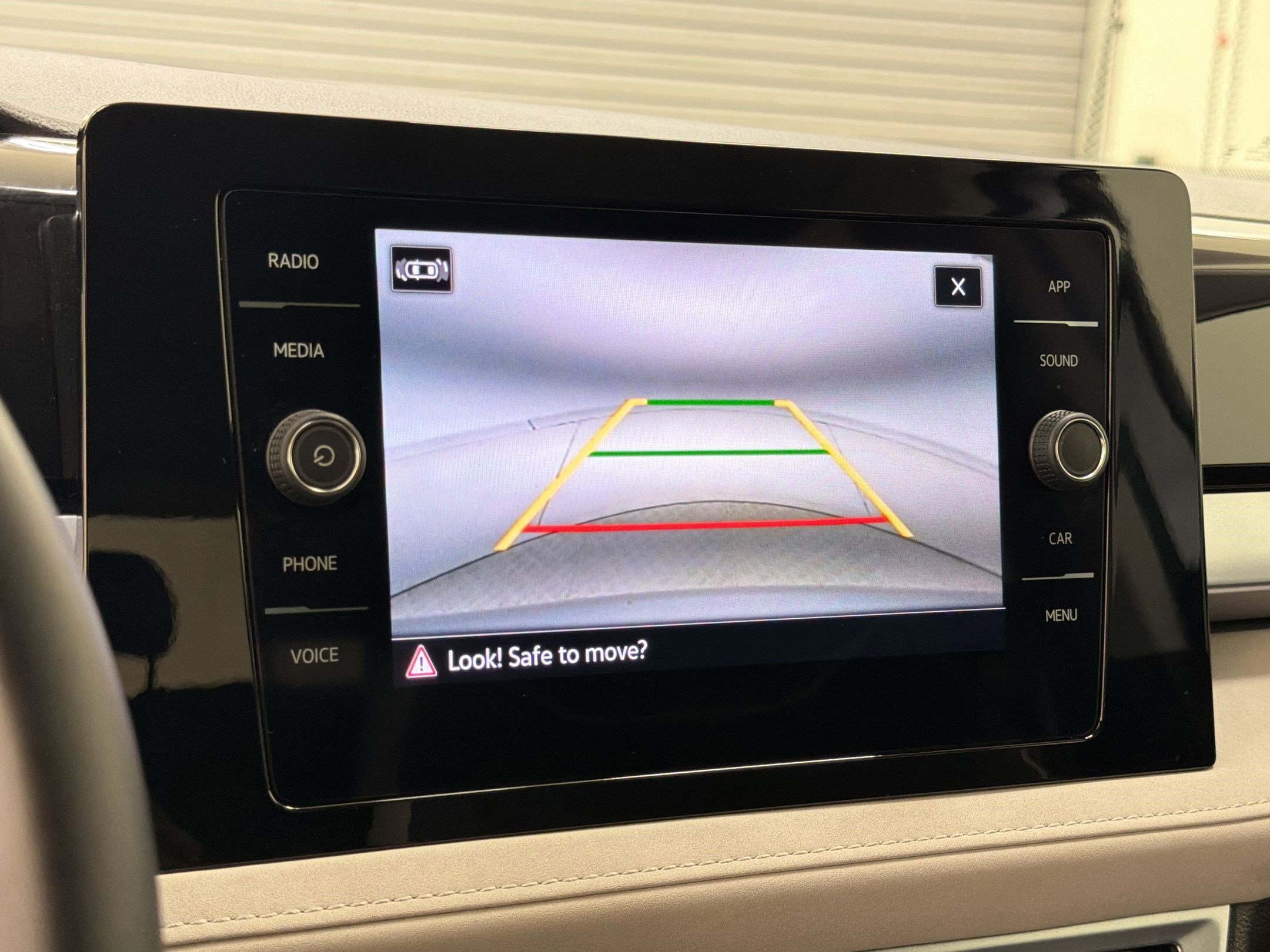 Used 2025 Volkswagen Taos SE FWD image 24