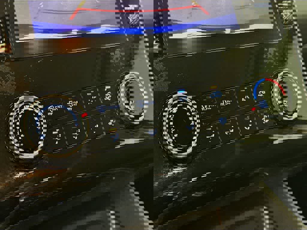 Used 2023 Hyundai Tucson SE image 20