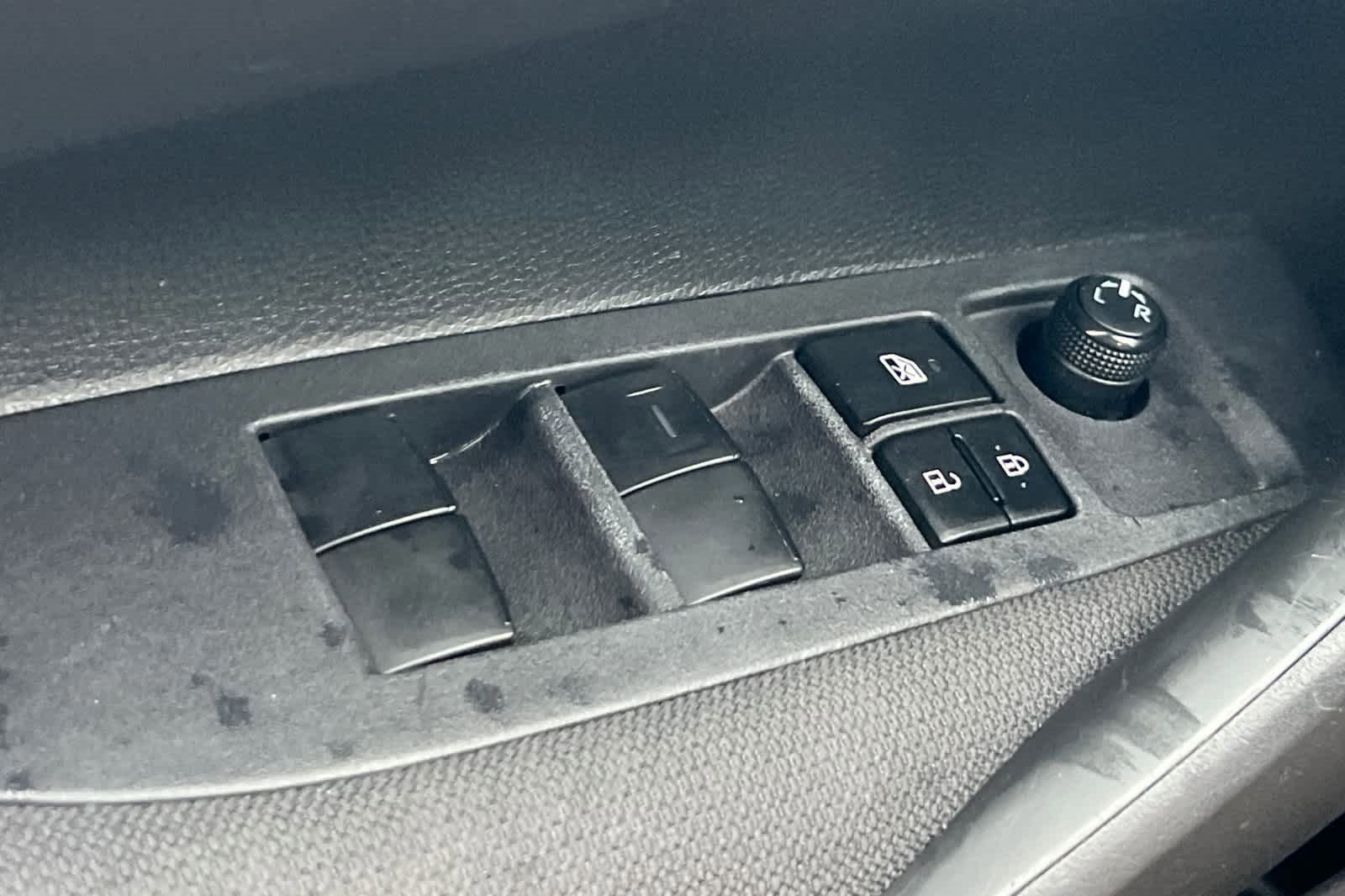 Used 2023 Toyota Corolla LE image 14