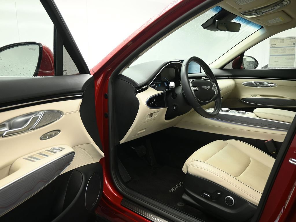 Used 2023 Genesis GV70 2.5T w/ Advanced Package image 9