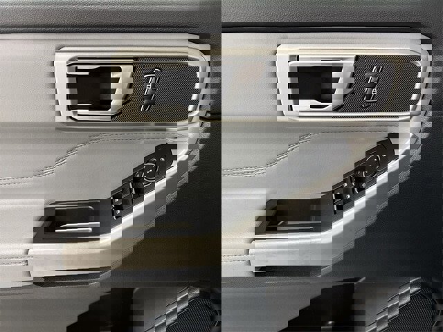 Certified 2023 Ford Explorer XLT w/ Equipment Group 202A image 5