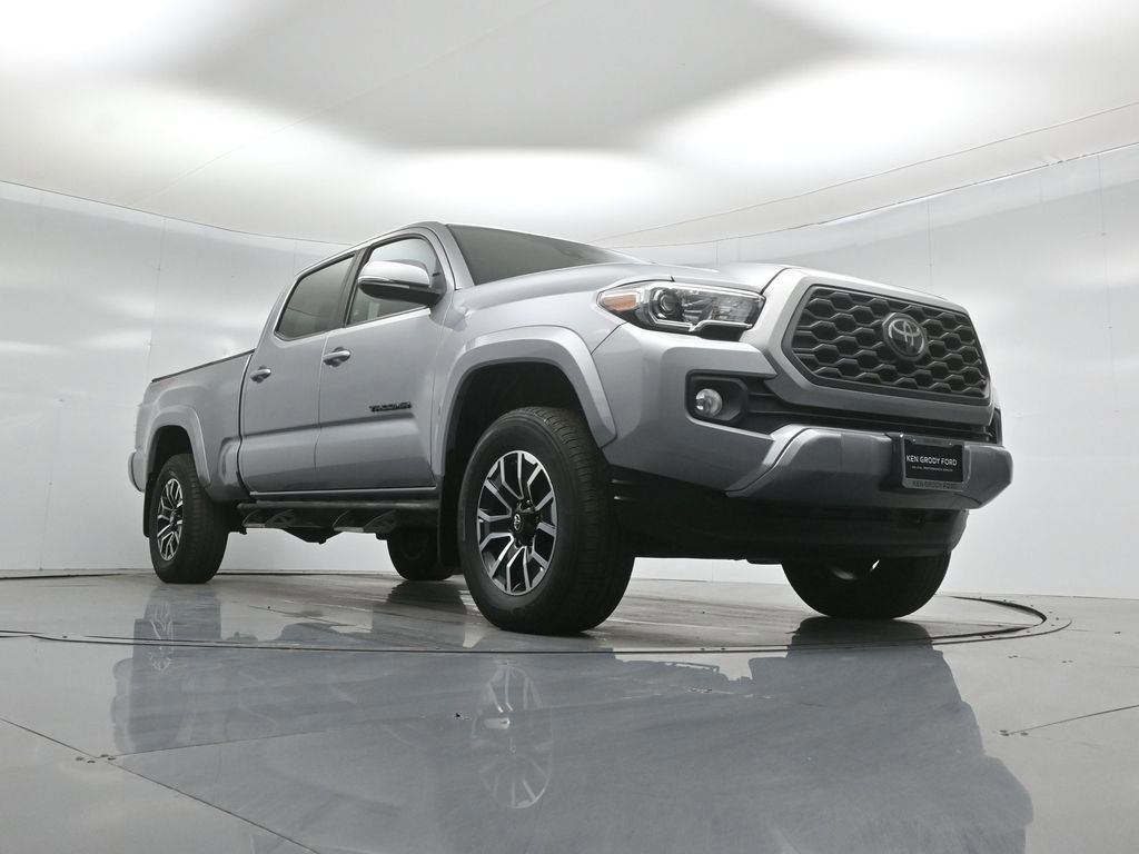 Used 2021 Toyota Tacoma TRD Sport w/ Technology Package image 5