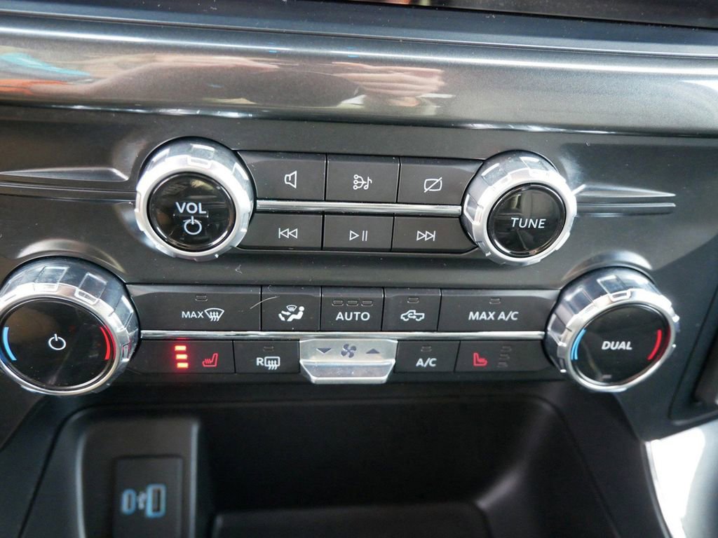 Certified 2022 Ford F150 XLT w/ Equipment Group 302A High image 25