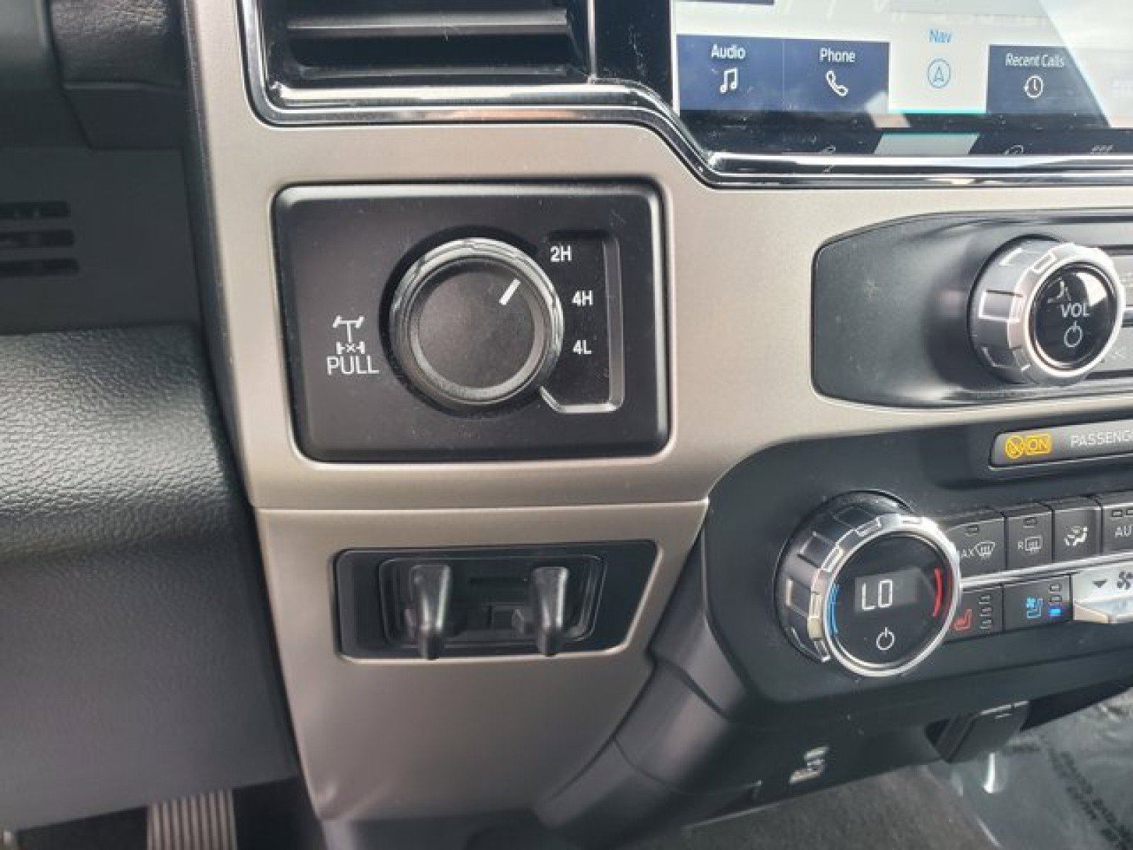 Certified 2022 Ford F250 Lariat w/ Tremor Off-Road Package image 24