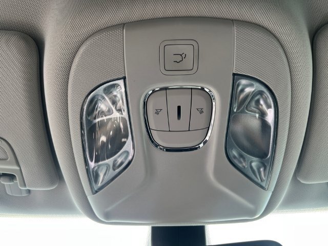 Used 2019 Jeep Compass Latitude AWD/4WD image 25
