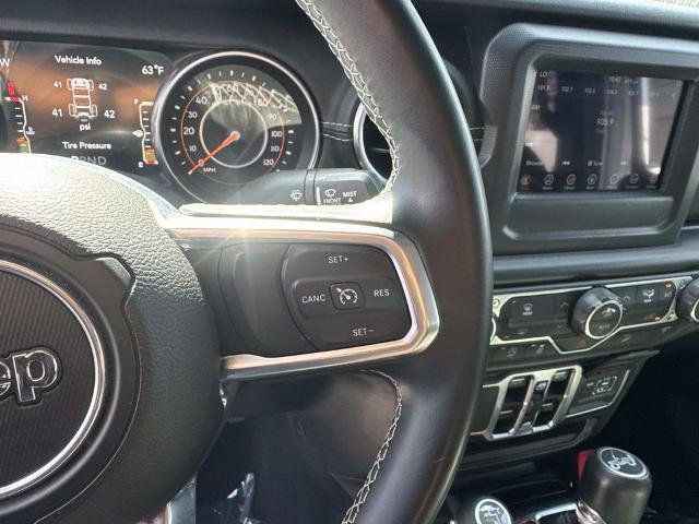 Used 2018 Jeep Wrangler Unlimited Sahara AWD/4WD image 12