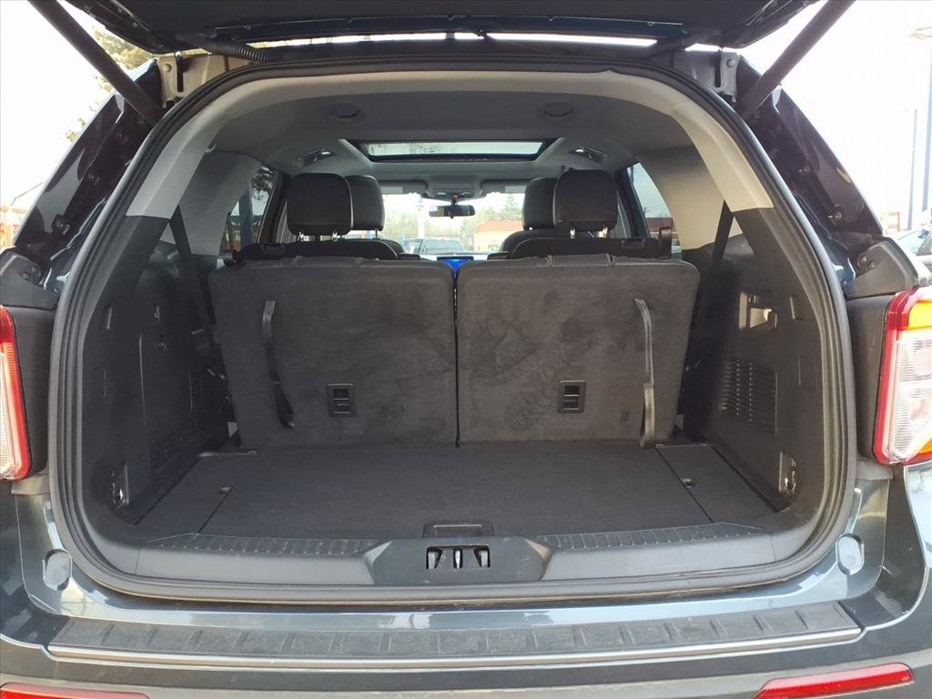 Certified 2022 Ford Explorer XLT w/ Equipment Group 202A image 10