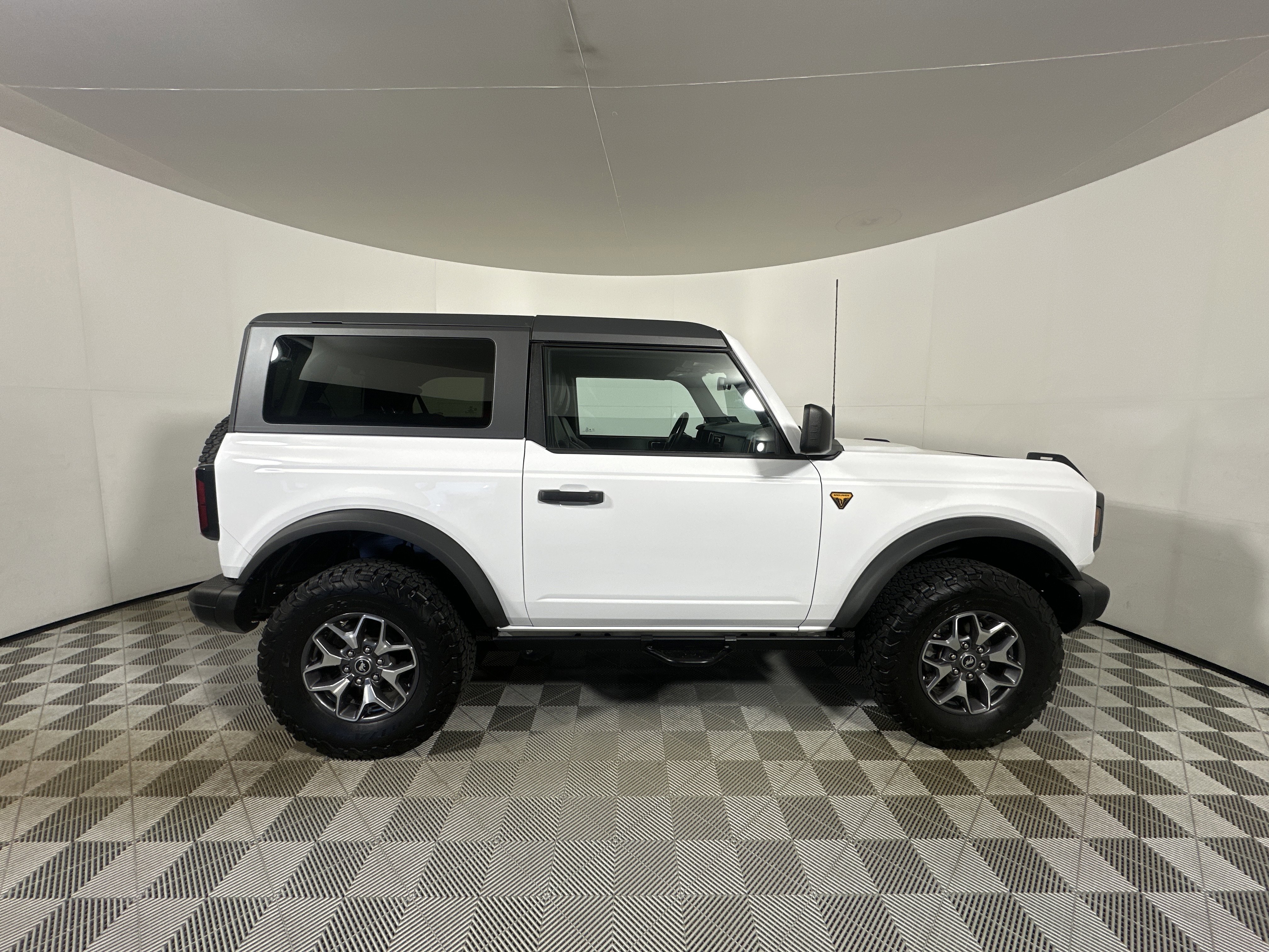 Certified 2023 Ford Bronco Badlands AWD/4WD image 8