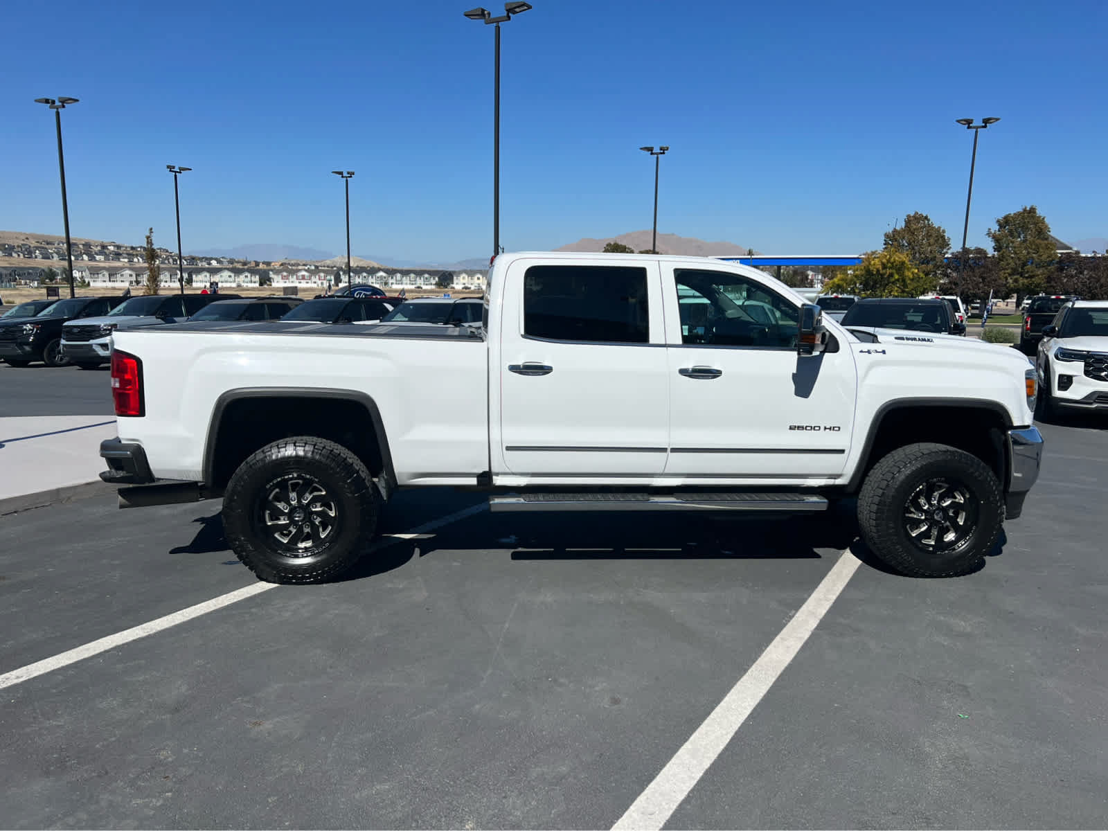 Used 2018 GMC Sierra 2500 SLT w/ Duramax Plus Package AWD/4WD image 6