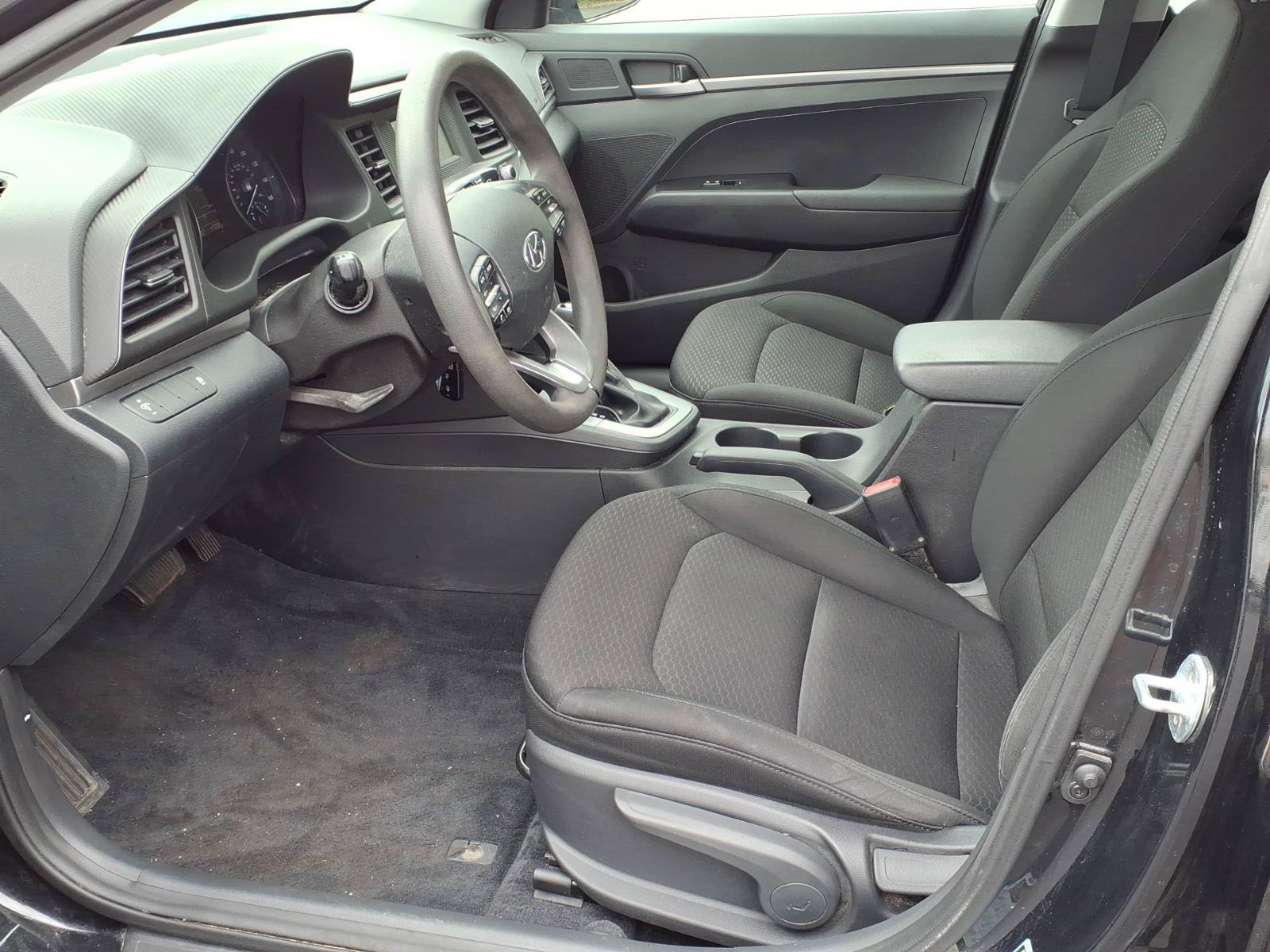 Used 2019 Hyundai Elantra SE w/ Cargo Package FWD image 6