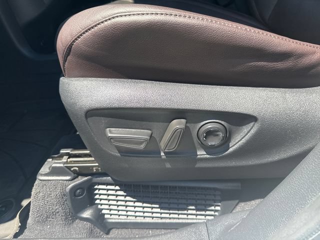 Used 2023 Toyota Sienna Platinum AWD/4WD image 29