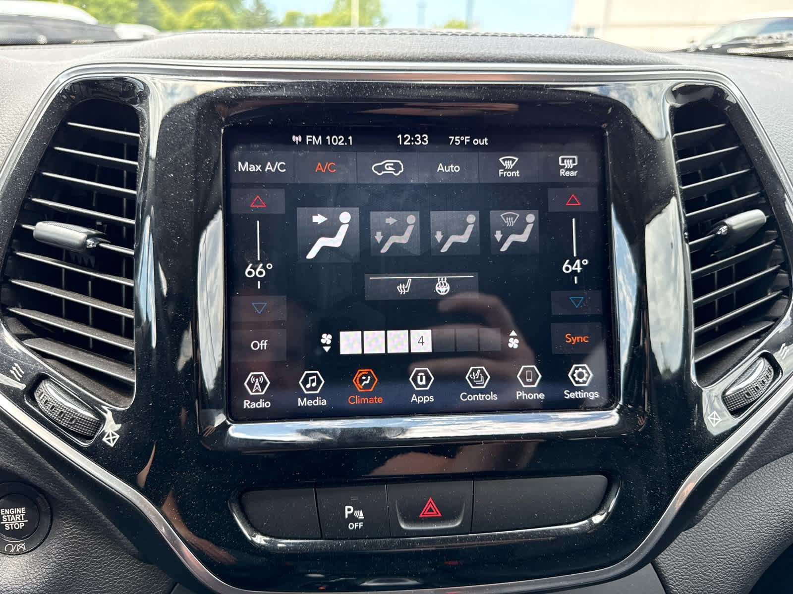 Used 2020 Jeep Cherokee Limited AWD/4WD image 11