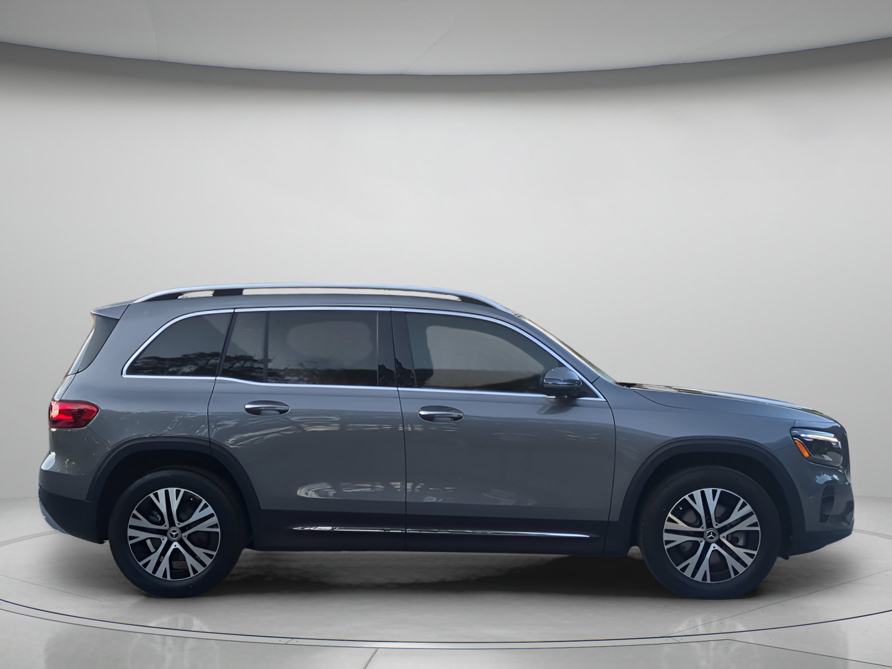 Used 2026 Mercedes-Benz GLB 250 w/ Exclusive Package image 39