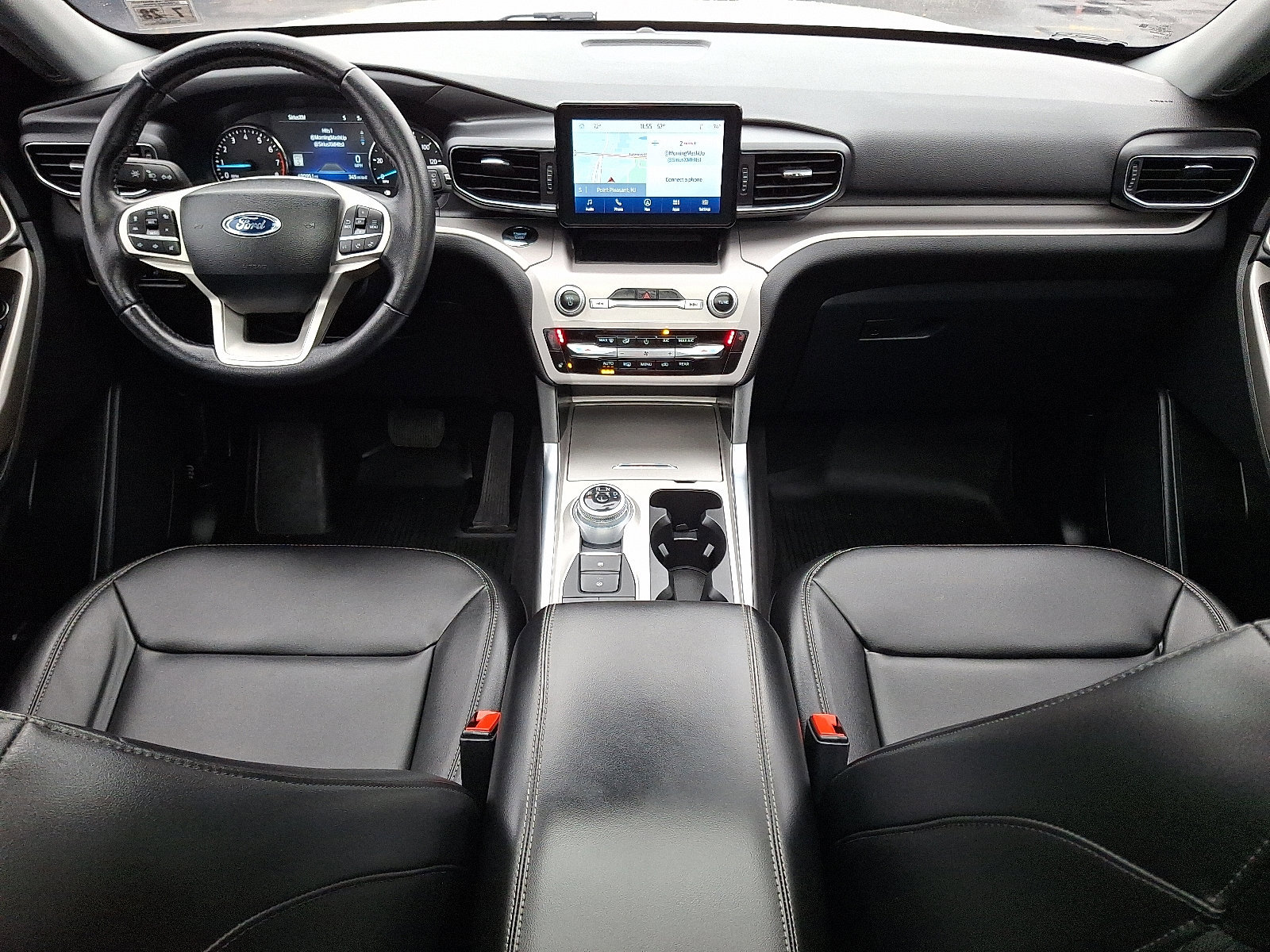 Certified 2023 Ford Explorer XLT w/ Equipment Group 202A image 15