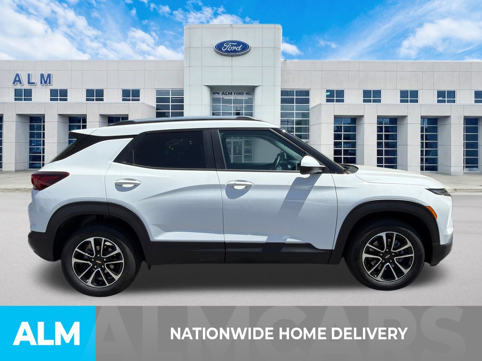 Used 2026 Chevrolet TrailBlazer LT w/ LT Cold Weather Package FWD image 4